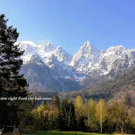 Idyllic Retreat Next To An Elven Forest Apartamento Gozd Martuljek
