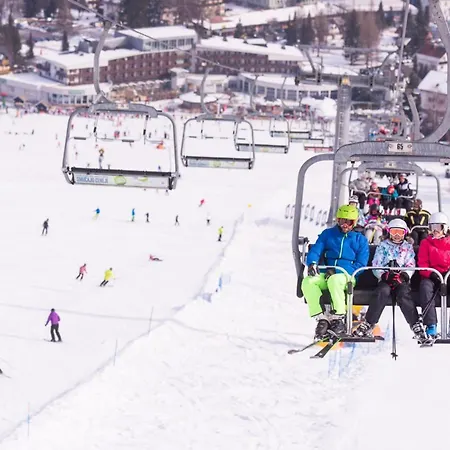 Idyllic Retreat Next To An Elven Forest Apartamento