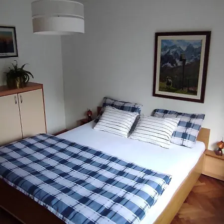 Idyllic Retreat Next To An Elven Forest Apartamento