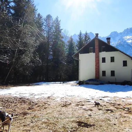 Idyllic Retreat Next To An Elven Forest Apartamento *
