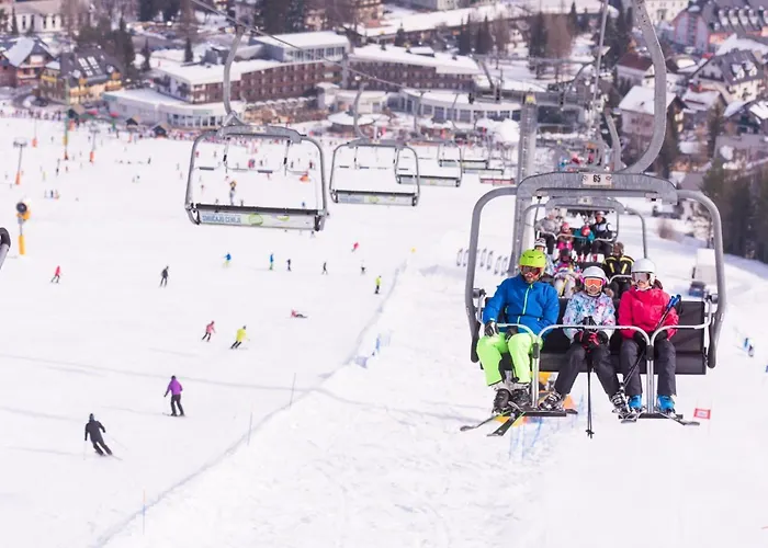 Idyllic Retreat Next To An Elven Forest דירה