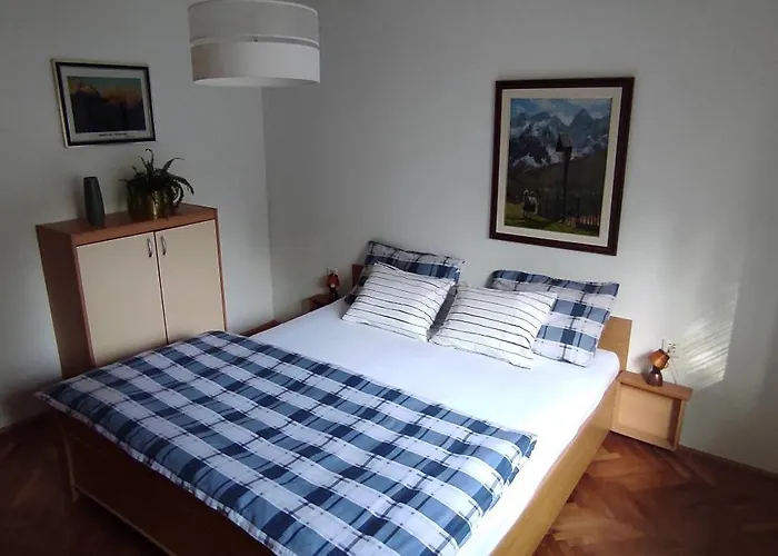 Idyllic Retreat Next To An Elven Forest דירה